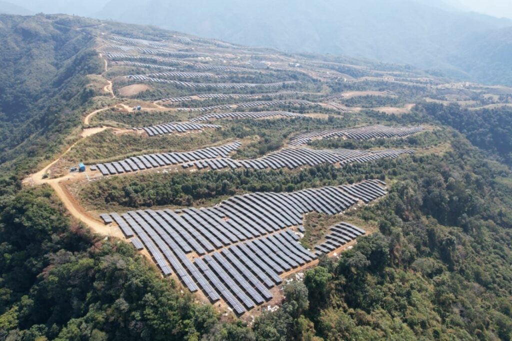 Solar Laydown Area Solar arrays on sloping terrain with narrow land-width - pv magazine India