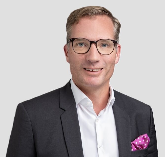 Sebastian Helmes, Fachanwalt f&Atilde;&frac14;r Verwaltungsrecht, Dentons, Standort Berlin